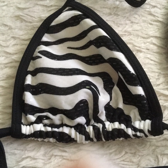 Guess Two piece bathing suit - Picture 3 of 6